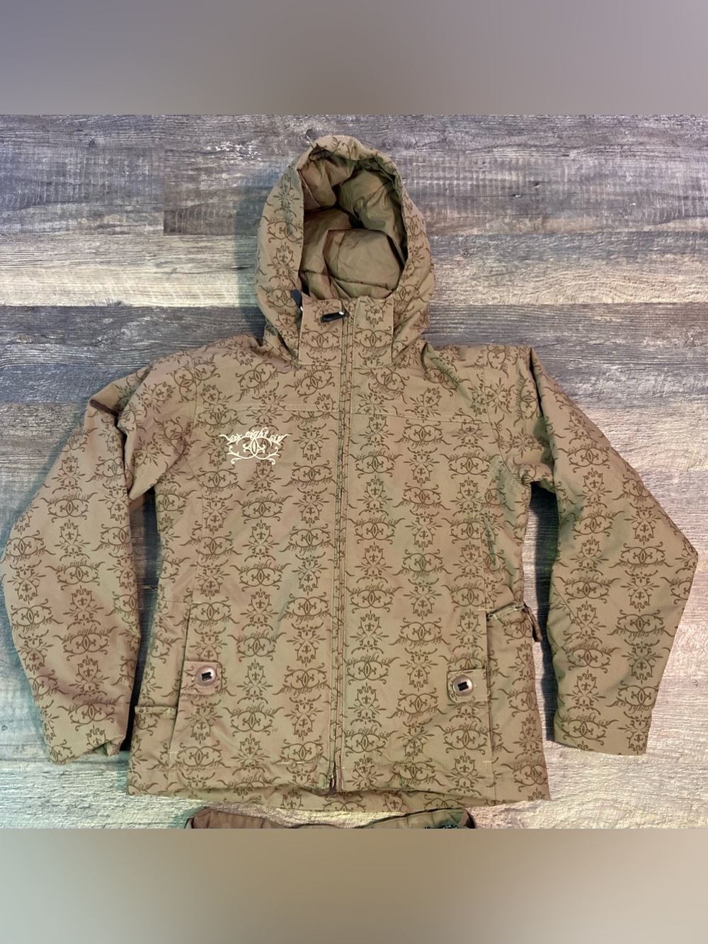 686 Mannual Insulated Jacket Scroll Tan Hooded Winter Coat Ski Snowboard Med EUC